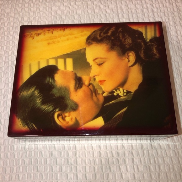 ANTIQUE GONE WITH THE WIND MUSIC BOX 7”3/4” X 6” X 2 1/2 Plays perfectly $ 50.00 - Picture 1 of 10